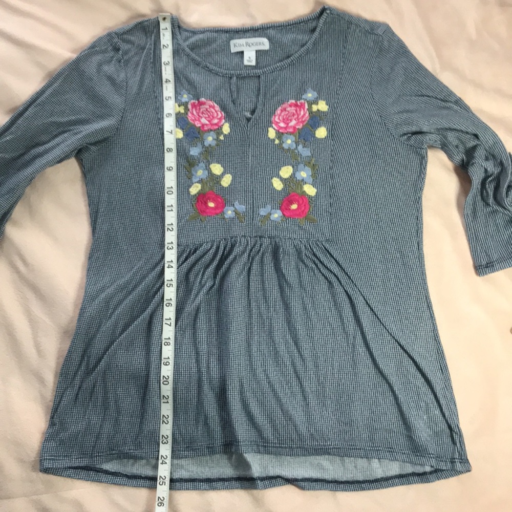 Kim Rogers Embroidered Top - Picture 13 of 13
